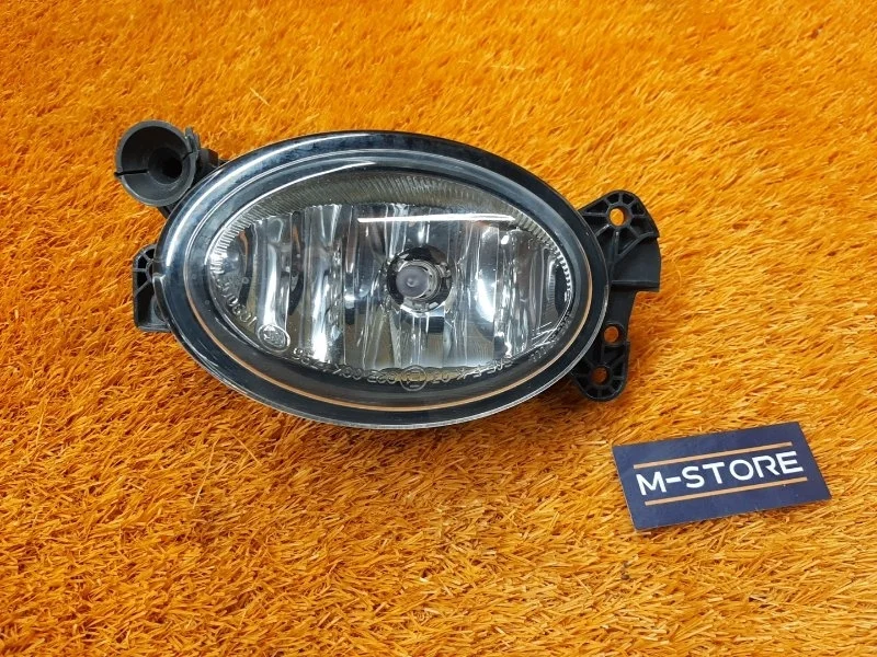 Фара противотуманная Mercedes-Benz C-Class 2009 A1698201656 W204 272.947, правая