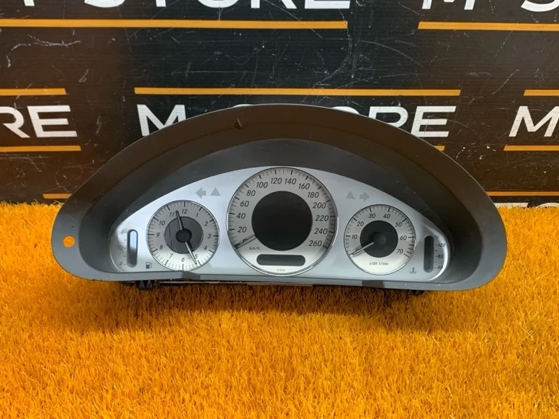 Щиток приборов Mercedes-Benz E-Class A2115404747 W211