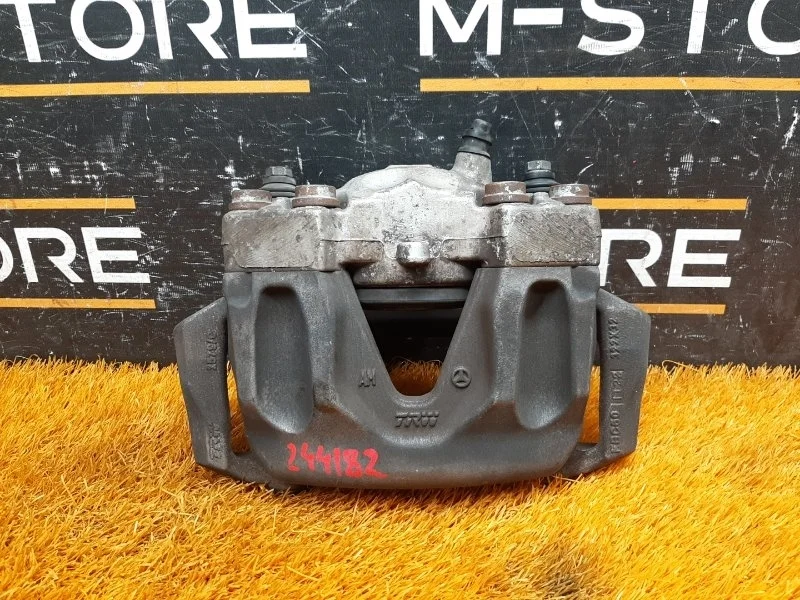 Суппорт Mercedes-Benz E-Class 2012 A2044213281 W212 276.952, передний правый