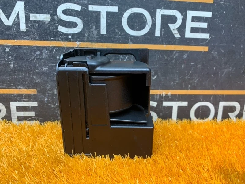 Подстаканник Mercedes-Benz E-Class 2007 A2116800014 W211 272.943