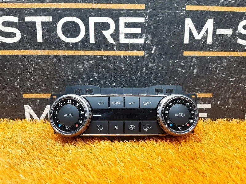 Блок управления климат-контролем Mercedes-Benz C-Class 2009 A2048305790 W204 272.947