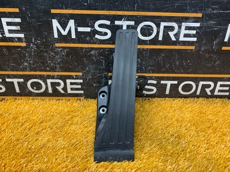 Педаль газа Mercedes-Benz C-Class 2014 A2053000004 W205 274.920