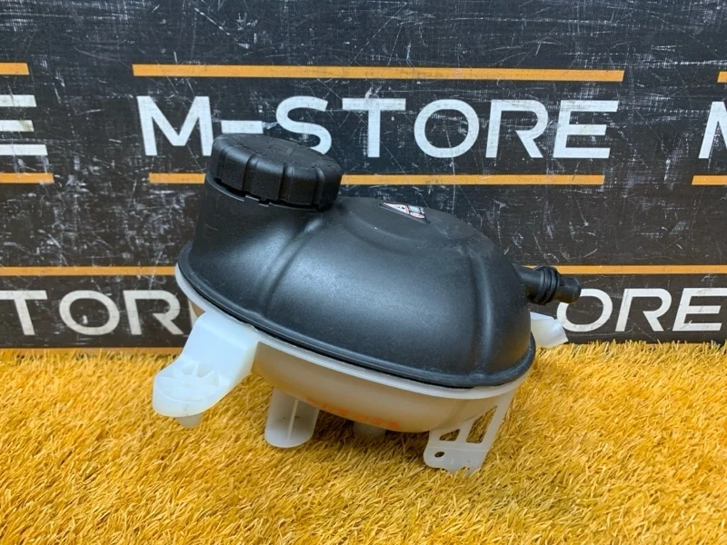 Бачок расширительный Mercedes-Benz C-Class 2014 A2055000049 W205 274.920