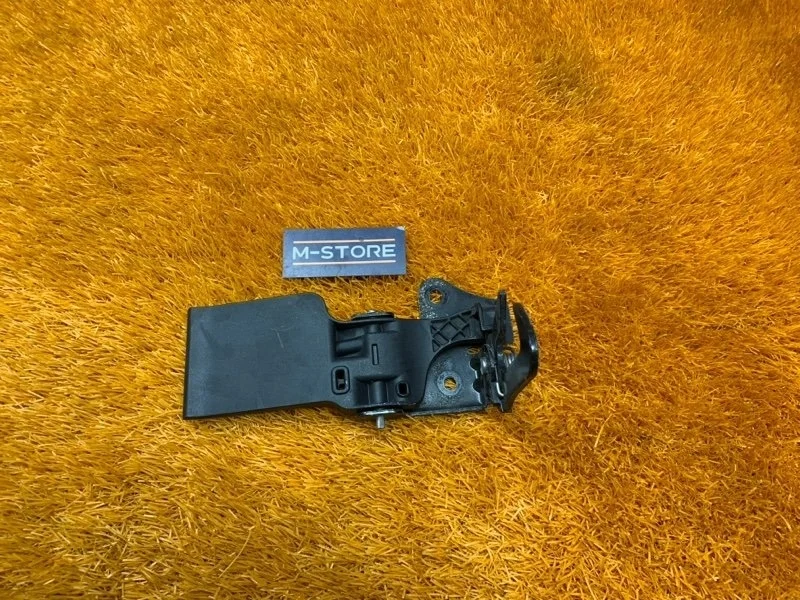 Замок капота Audi Q3 2012 8U0823480A 8U CPSA