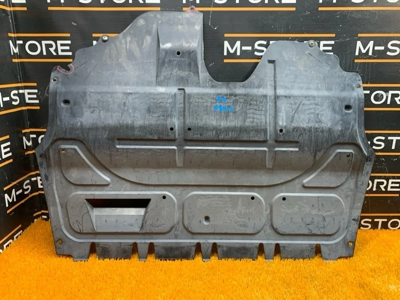 Защита двигателя Audi A1 2011 6Q0825235G 8X CAX