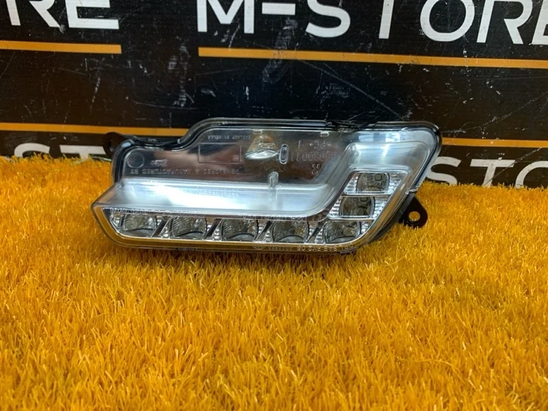 Фара противотуманная Mercedes-Benz E-Class 2009 A2128200856 C207 271.860, правая