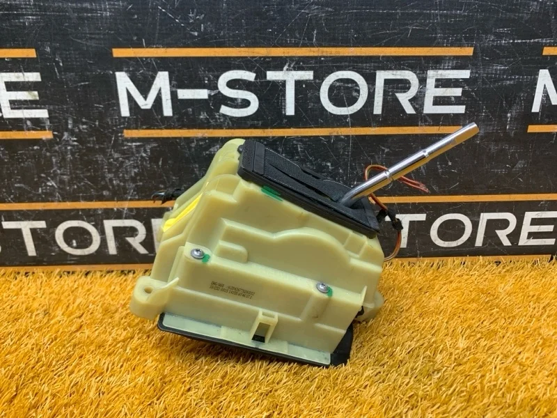 Селектор акпп Mercedes-Benz C-Class A2042675824 W204