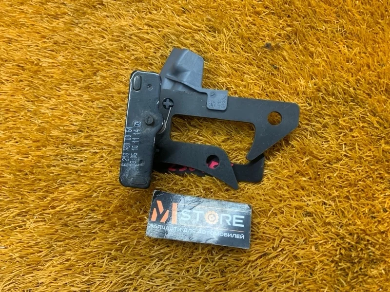 Замок капота Mercedes-Benz C-Class 2015 A2188800064 W205 274.920