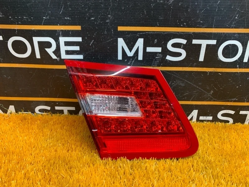 Фонарь крышки багажника Mercedes-Benz E-Class 2009 A2078200364 C207 271.860, левый