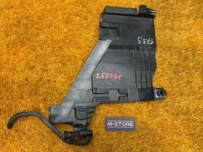 Кронштейн фары Audi A5 2010 8T0941454A 8T CDNC, правый