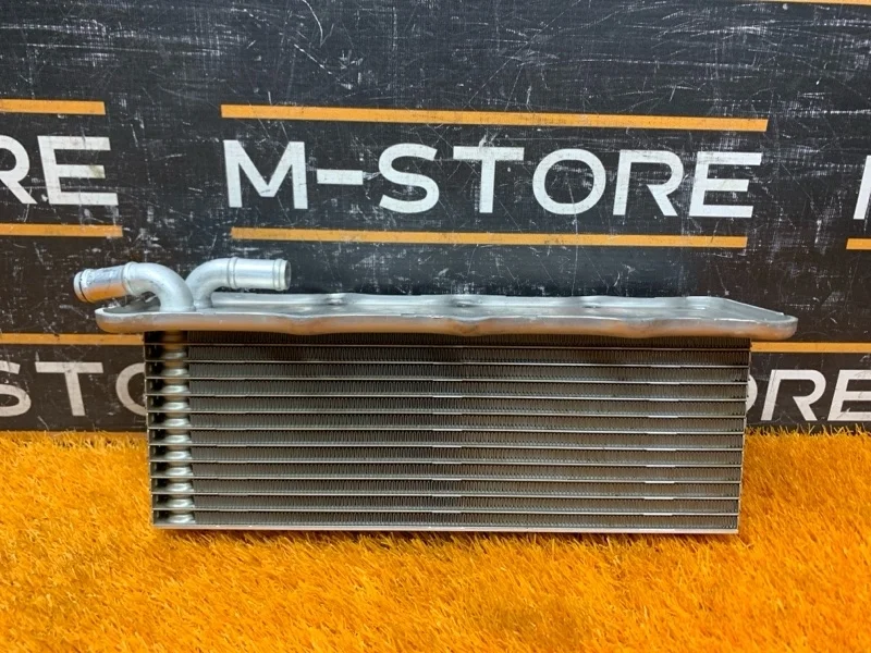 Интеркулер Volkswagen Passat 2015 04E145749B B8/3G CZEA