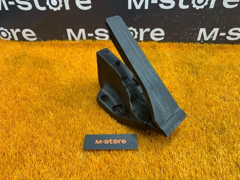 Педаль газа Mercedes-Benz C-Class 2014 A2053000004 W205 274.920