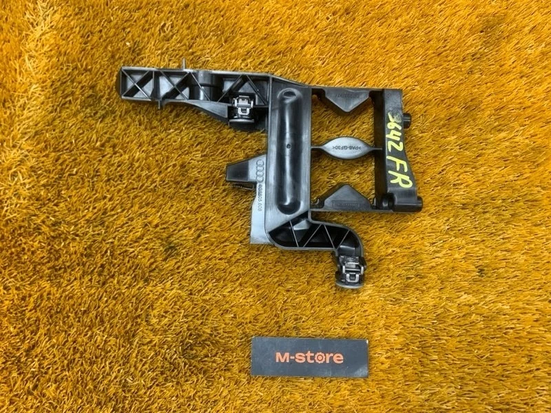 Кронштейн фары Audi A7 2011 4G8805608 C7/4G CGWB, передний правый