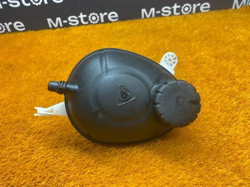 Бачок расширительный Mercedes-Benz C-Class 2015 A2055000049 W205 274.920