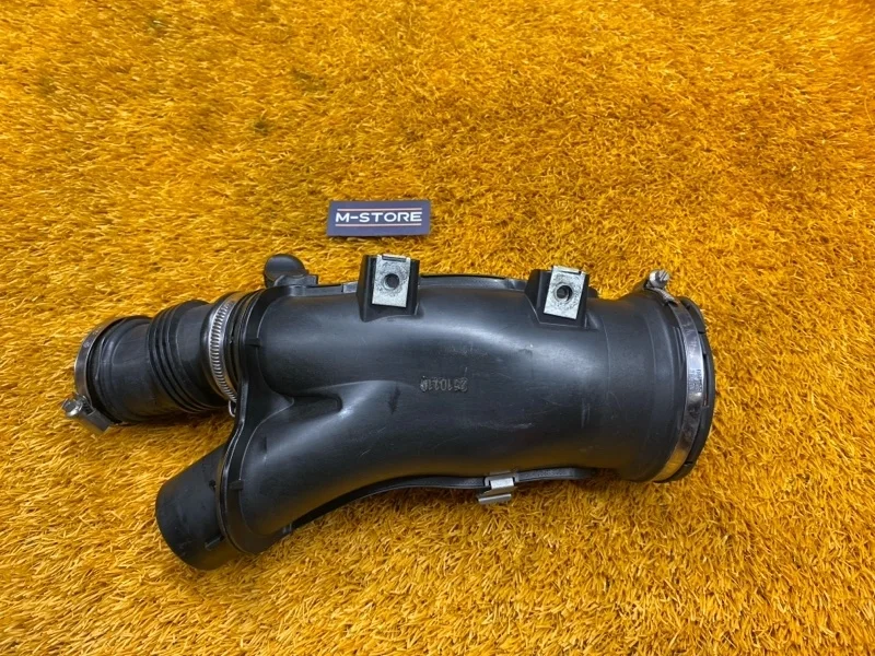 Патрубок воздушного фильтра Bmw 7-Series 2011 13717582312 F01 N54B30A