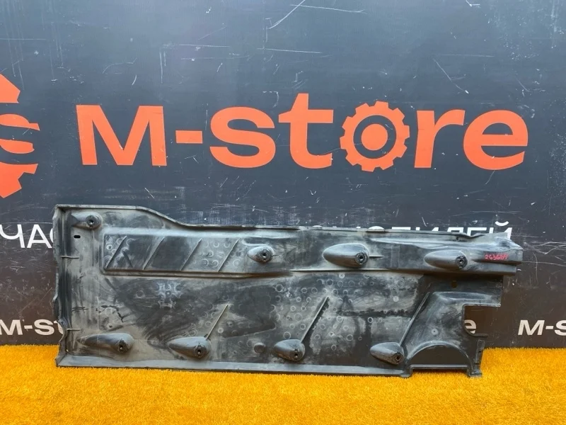 Защита днища кузова Volkswagen Tiguan 2013 5N0825202 5N CTHD, правая