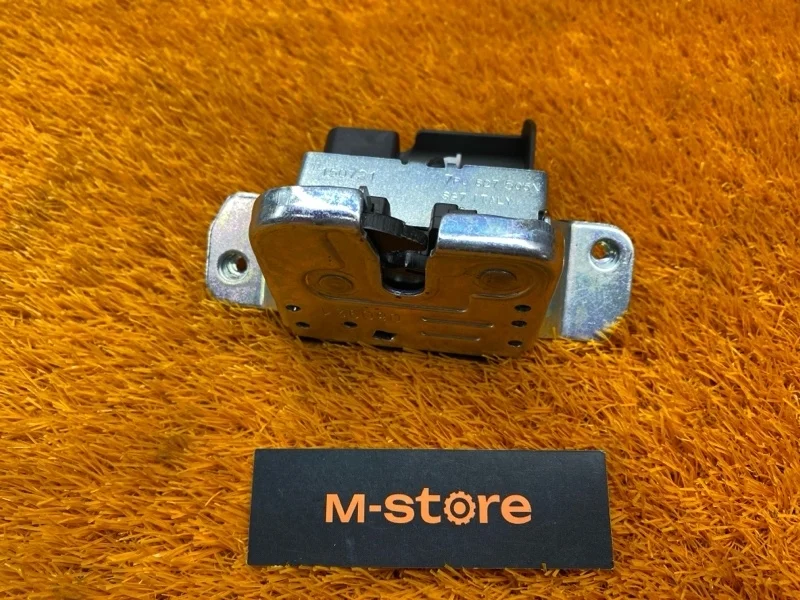 Замок багажника Volkswagen Touareg 2010 7P0827505N 7P CGRA