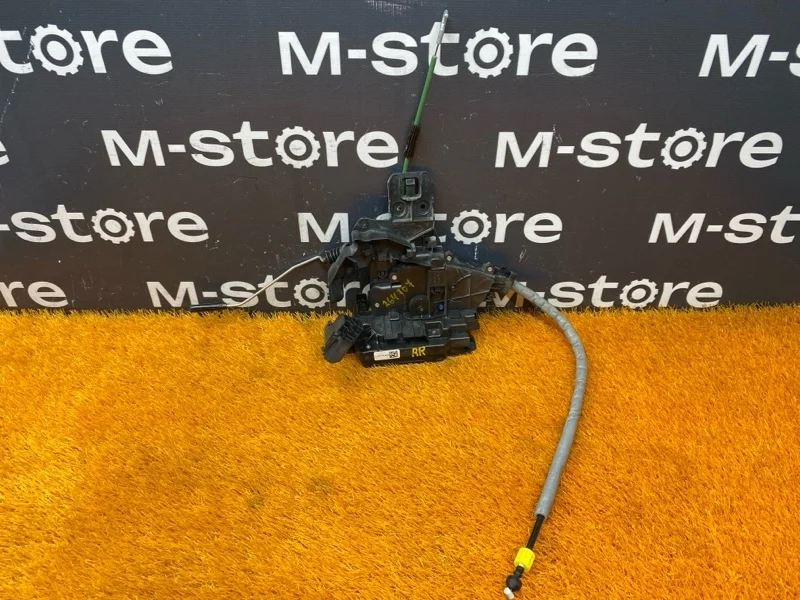 Замок двери Mercedes-Benz C-Class 2014 A0997303800 W205 274.920, задний правый