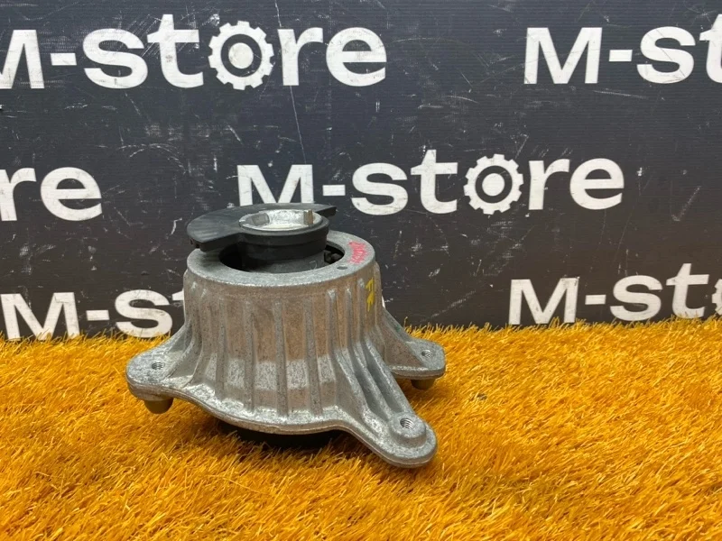 Подушка двигателя Mercedes-Benz C-Class 2014 A2052400300 W205 274.920, правая