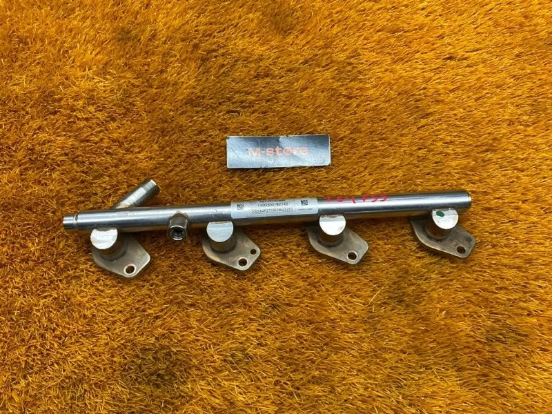 Топливная рампа Mercedes-Benz C-Class 2014 A2740700995 W205 274.920