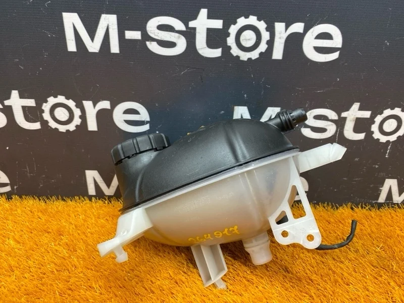 Бачок расширительный Mercedes-Benz C-Class 2014 A2055000049 W205 274.920