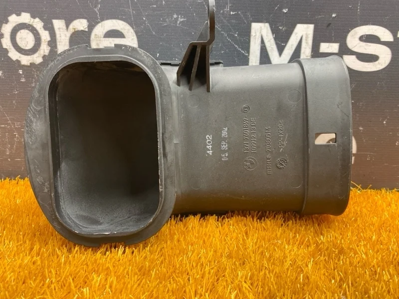 Патрубок воздушного фильтра Bmw 5-Series 2012 13717601869 F10 N47D20C