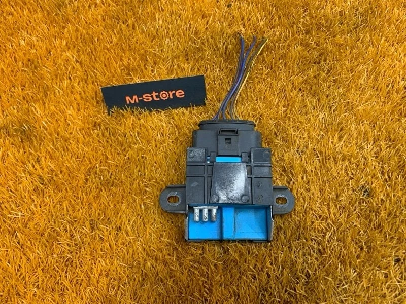 Блок управления топливным насосом Volkswagen Tiguan 2013 5N0201320A 5N CTHD