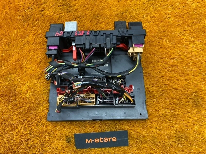 Блок управления бортовой сети Volkswagen Passat 2007 3C0937049AE B6 BVY