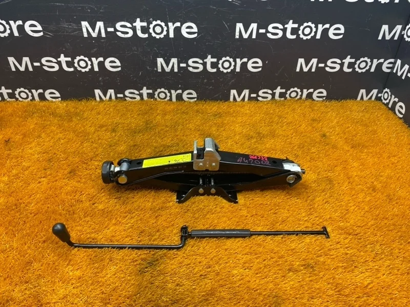 Домкрат Audi A4 2008 8K0011031C B8/8K CABB