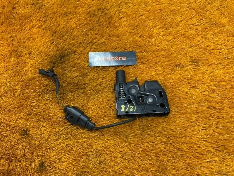 Замок капота Audi Q3 2012 8U0823509 8U CPSA