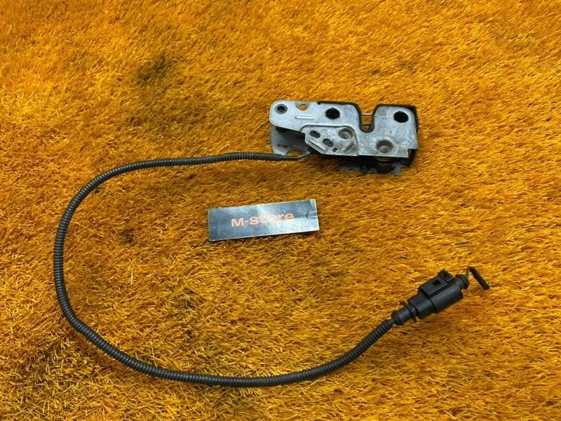 Замок капота Volkswagen Tiguan 2013 5N0823509B 5N CTHD