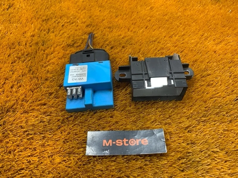 Блок управления топливным насосом Volkswagen Tiguan 2013 5N0906093C 5N CTH