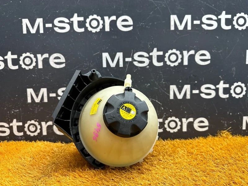 Бачок расширительный Bmw 1-Series 2014 17137609469 F20 N13B16A