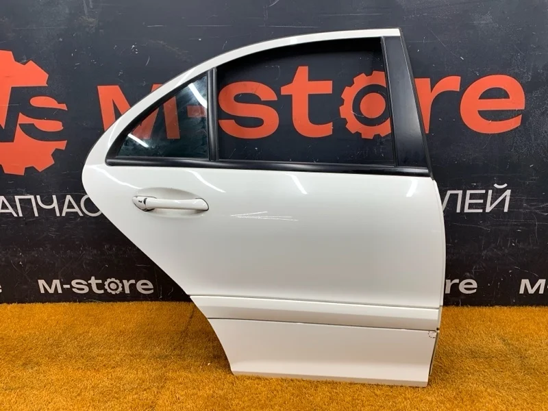 Дверь Mercedes-Benz C-Class 2001 A2037300205 W203 111.951, задняя правая