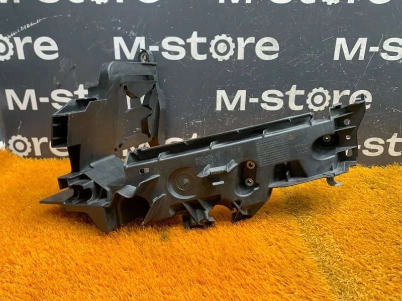 Кронштейн фары Audi Q5 2011 8R0805607B 8R CDN, левый