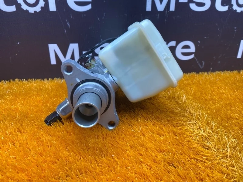 Главный тормозной цилиндр Mercedes-Benz M-Class 2011 A1644300401 W164 272.967