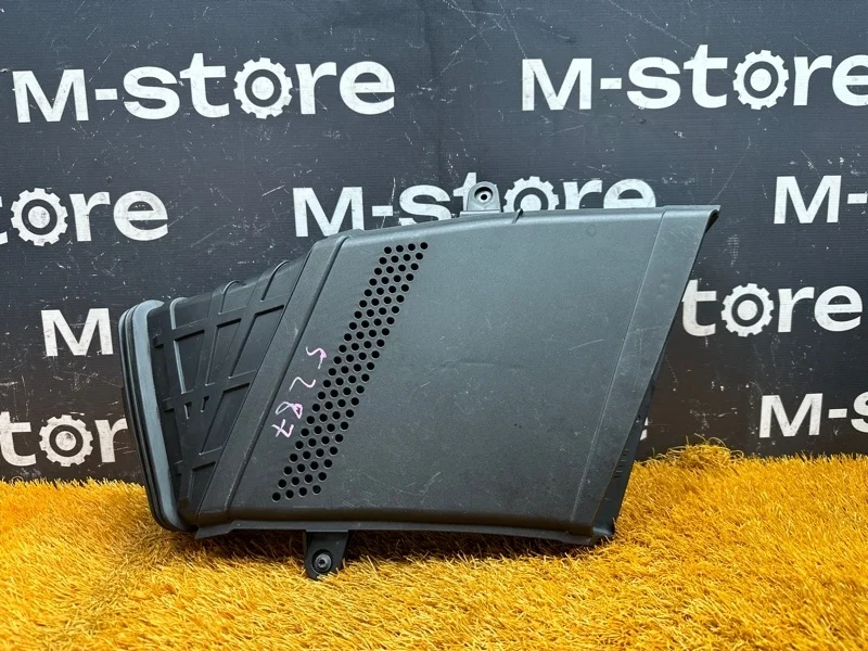 Воздухозаборник Audi Q5 2010 8R0129618F 8R CAL