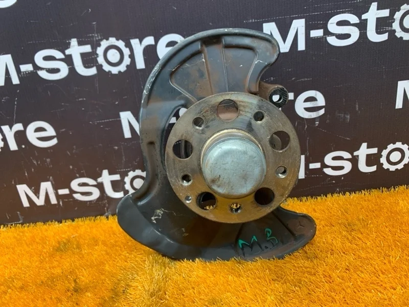 Ступица Mercedes-Benz C-Class 2001 A2043320101 W203 111.951, передняя левая