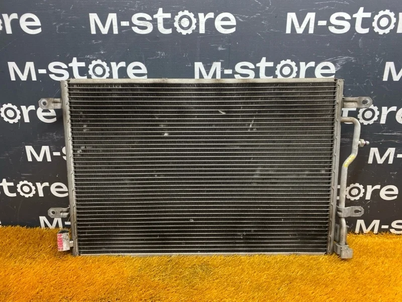 Радиатор кондиционера Audi A4 2004 8E0260401D B6/8E AMB