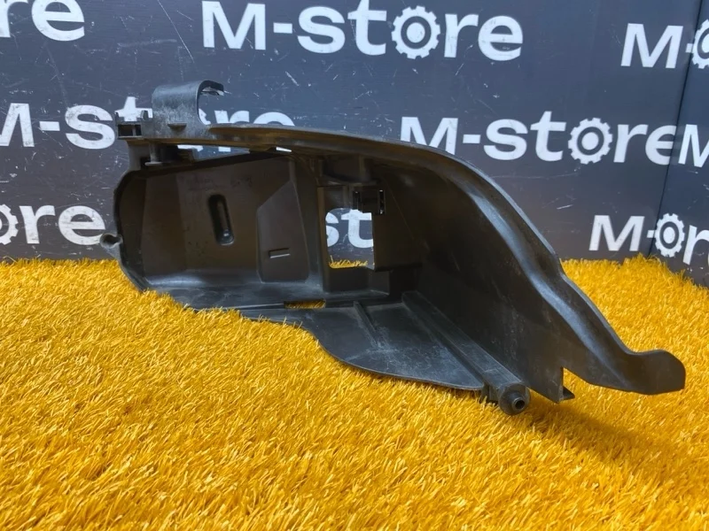 Кронштейн фары Audi Q7 2007 4L0941614 4L BAR, правый