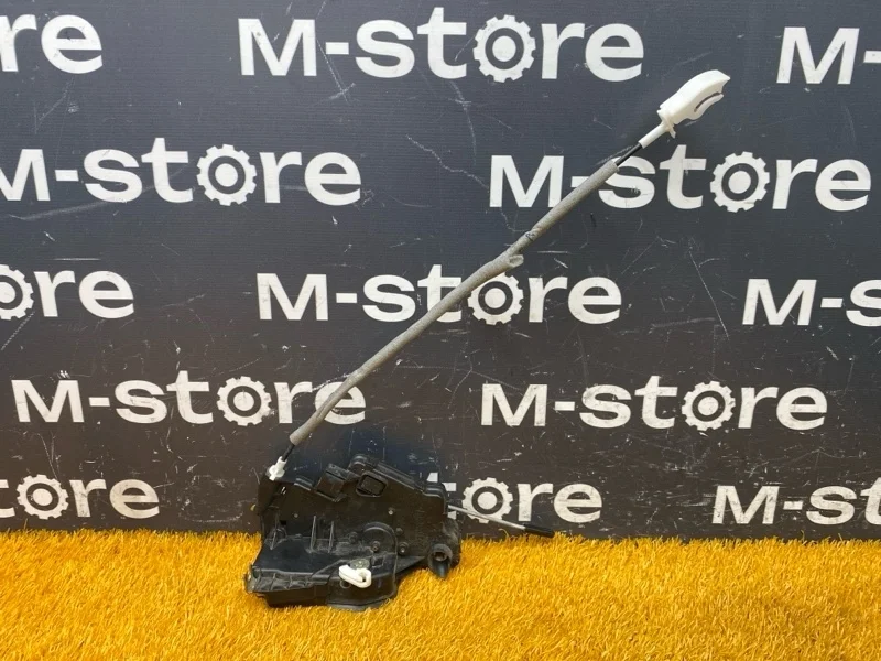 Замок двери Bmw 3-Series 2002 51217011241 E46 M54B22(226S1), передний левый