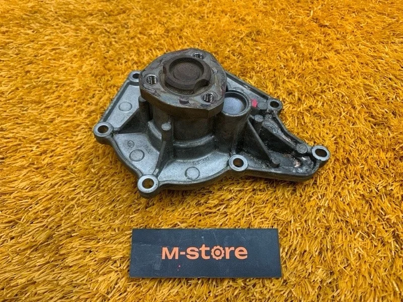 Помпа Audi Q7 2012 06E121018A 4L CJTC