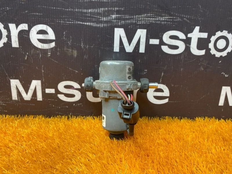 Насос вакуумный Audi Q7 2007 8E0927317B 4L BAR