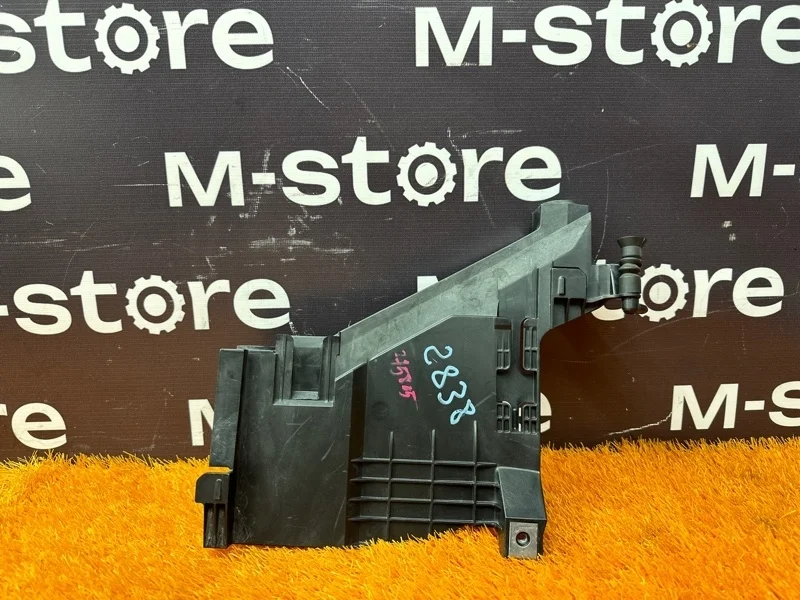 Кронштейн фары Audi A5 2010 8T0941453A 8T CDN, левый