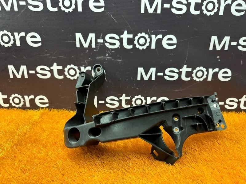 Кронштейн фары Audi A5 2010 8T0805607L 8T CDN, левый