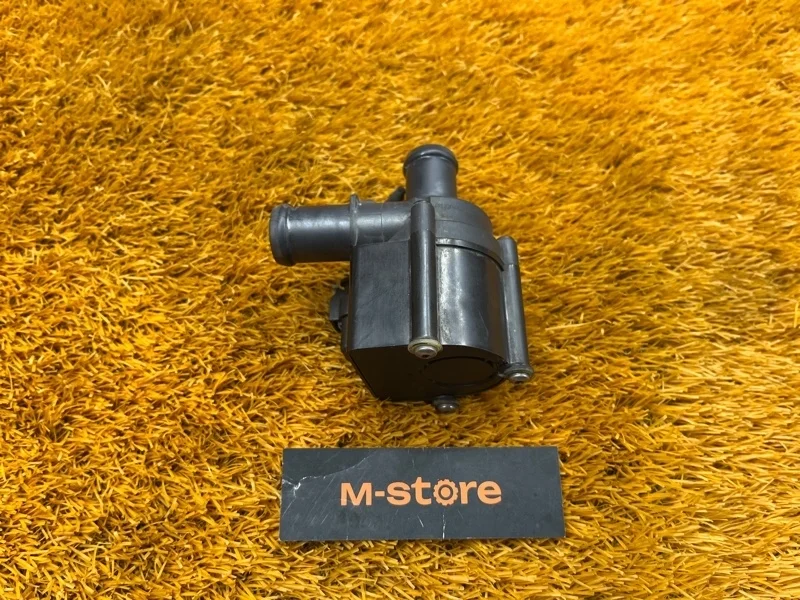 Помпа дополнительная Audi A4 2015 06H121601N B9/8W CVKB