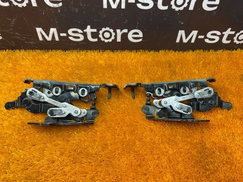 Петля капота Mercedes-Benz E-Class 2010 A2048800228 W212 642.850