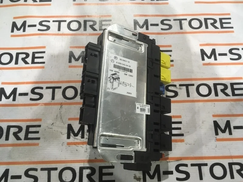 Блок предохранителей SAM Mercedes-Benz S-Class 2001 A0295450432 W220 112.944, передний