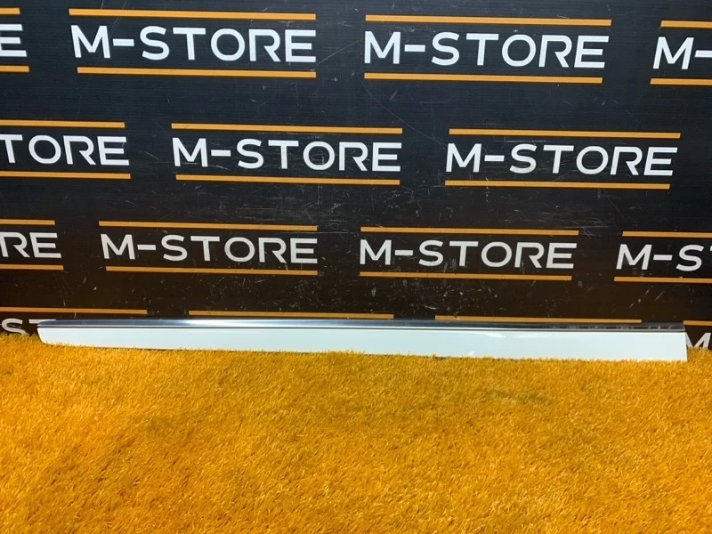 Молдинг на дверь Mercedes-Benz M-Class 2005 A1646905162 W164 272.967, передний левый