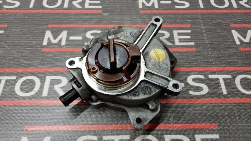 Насос вакуумный Volkswagen Golf 2005 06D145100E 1K AXX